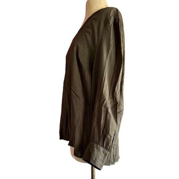 Womens Top Size Large Military Green Minimalist Classic Everyday Wear Business - Picture 5 of 7